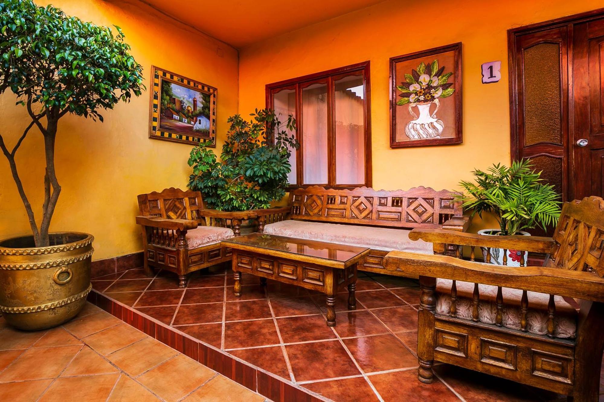 Oyo Posada De Los Angeles, Patzcuaro Exterior photo