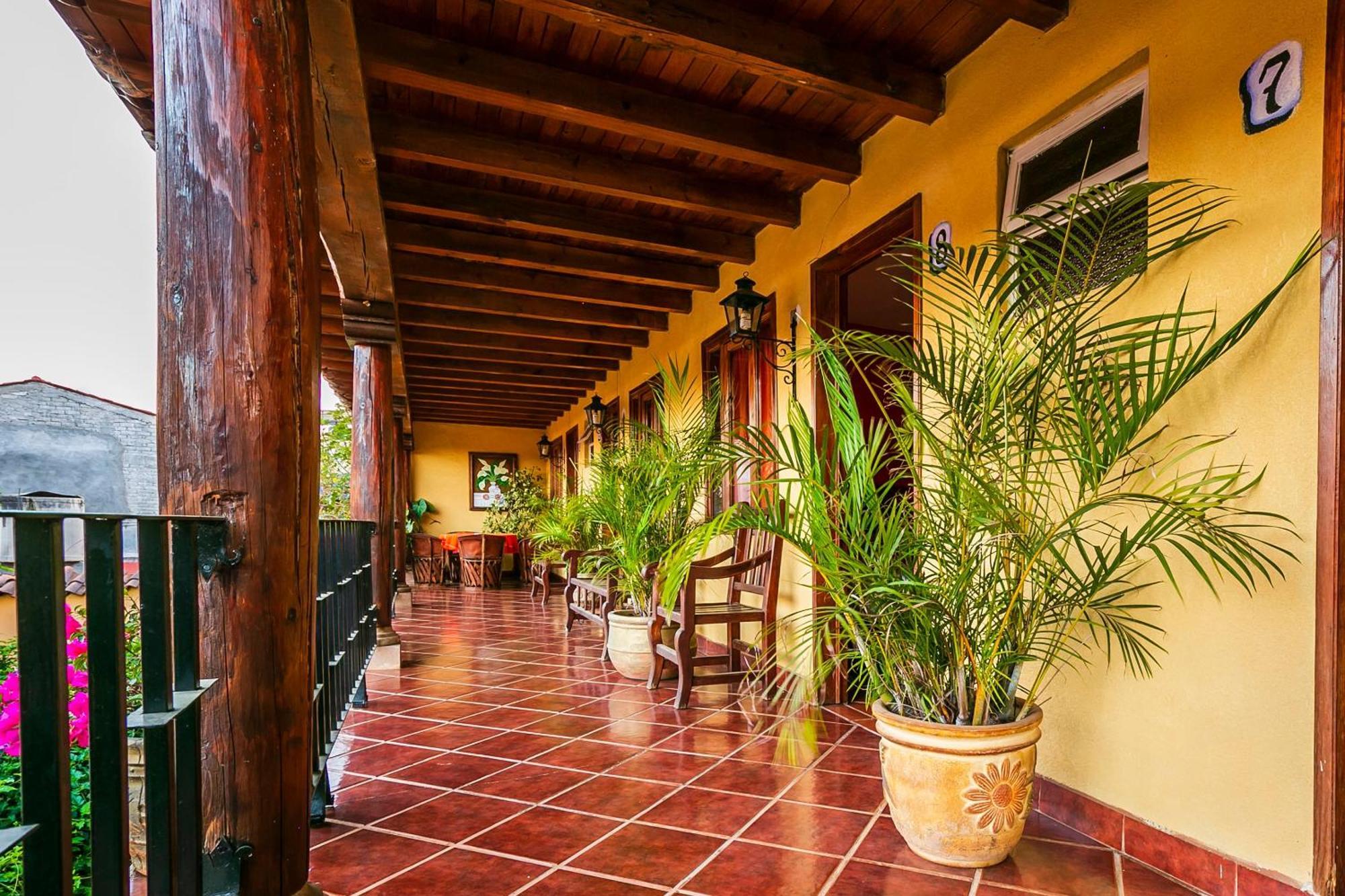 Oyo Posada De Los Angeles, Patzcuaro Exterior photo