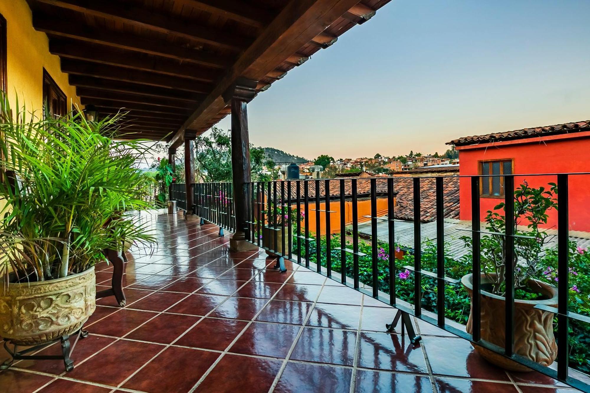 Oyo Posada De Los Angeles, Patzcuaro Exterior photo