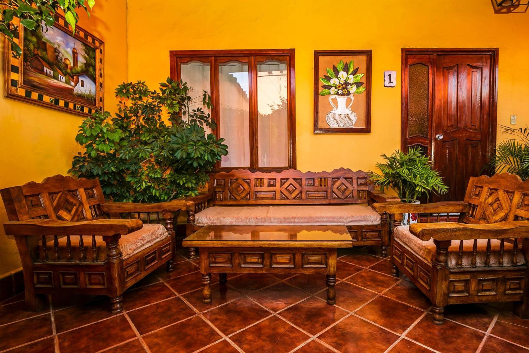 Oyo Posada De Los Angeles, Patzcuaro Exterior photo
